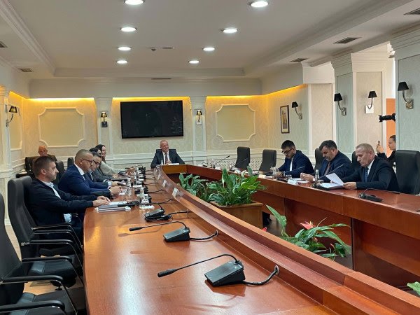 ​PDK dhe AAK kërkojnë qasje institucionale ndaj raportit për Specialen