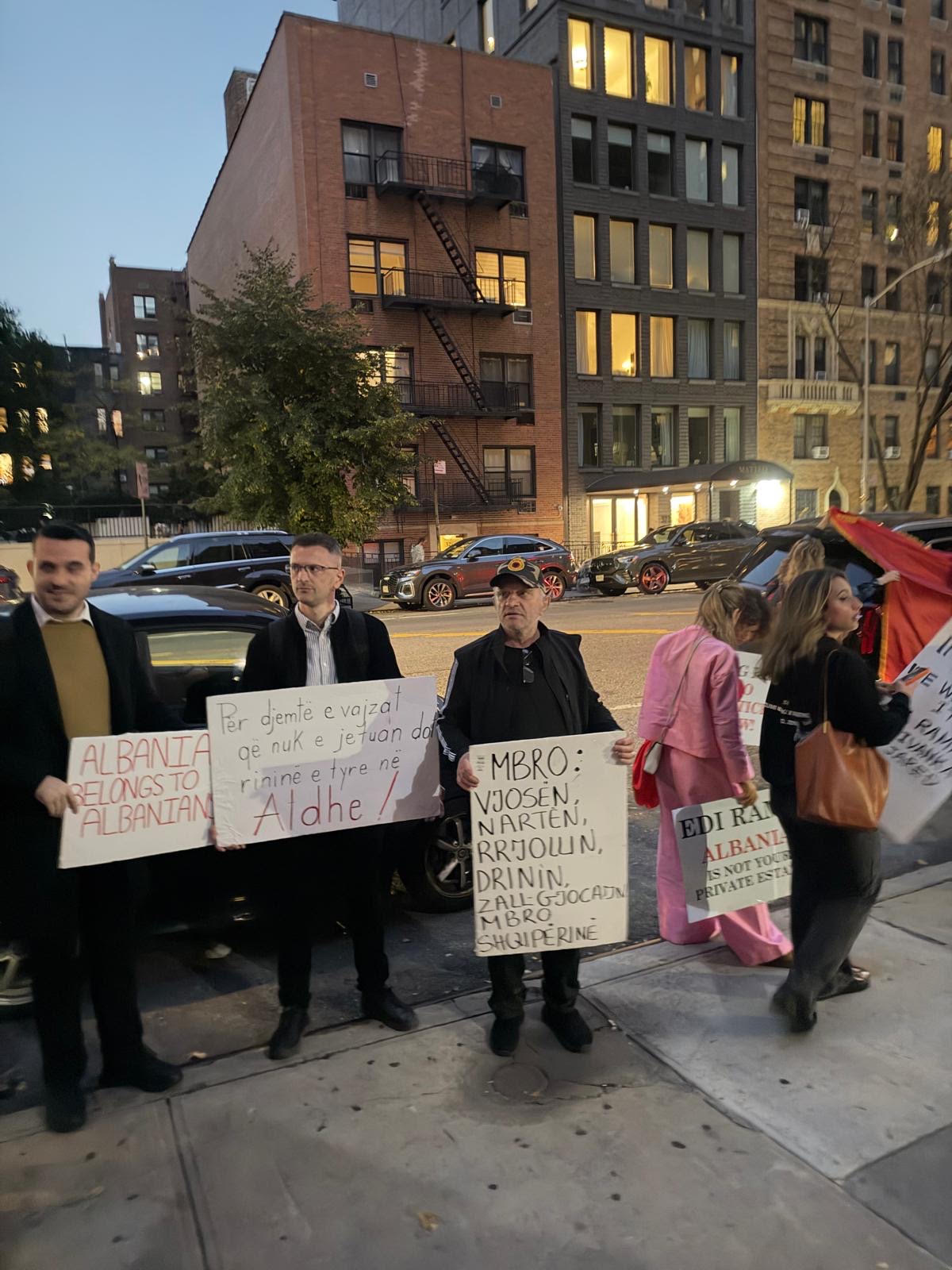 Aktivistët shqiptaro-amerikanë në New York mbështesin protestat studentore në Tiranë