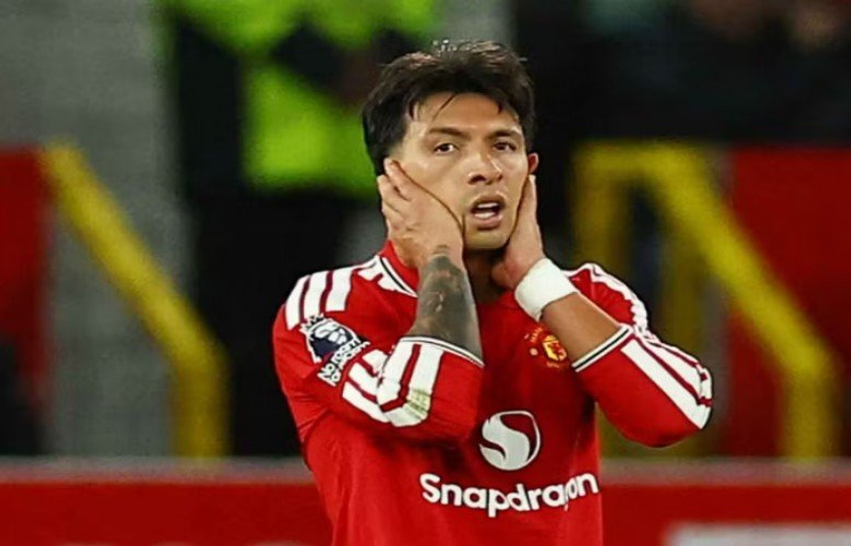 martinez-sqaron-deklaratat-kunder-drejtuesve-te-manchester-united