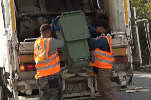 ​Mbeturinat që shqetësojnë qytetarët në komunat e Kosovës, si arriti Obiliqi ta ndryshojë gjendjen?