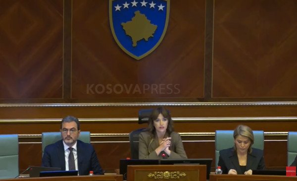 ​“Thuaje fjalën betohem”, Haxhiu me kërkesë ndaj deputetit të Listës Serbe