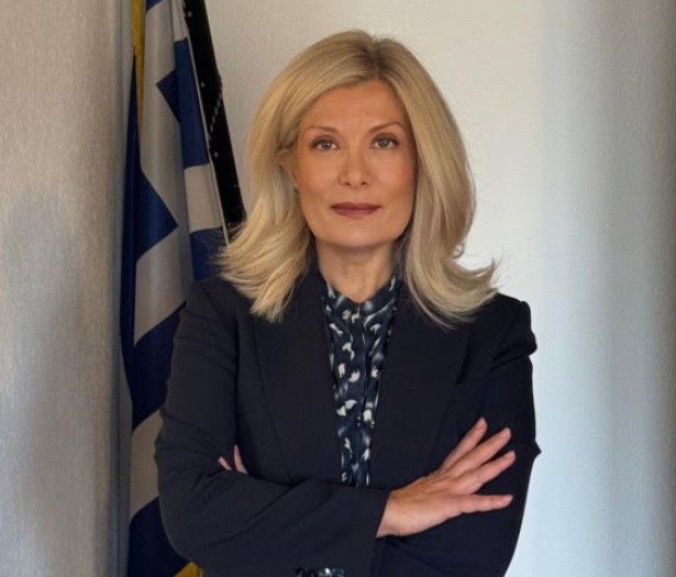 ​Ambasadorja Heleni Vakali i jep lamtumirën zyrës greke në Prishtinë