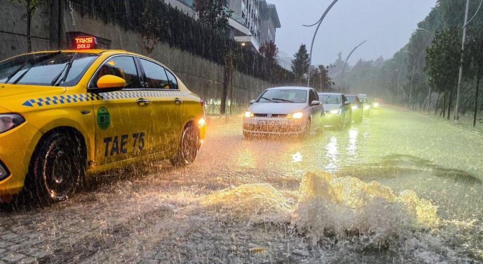 Përmbytje të rënda në Greqi dhe Turqi, një i vdekur në Rodos dhe mbi 1.200 raste në Stamboll