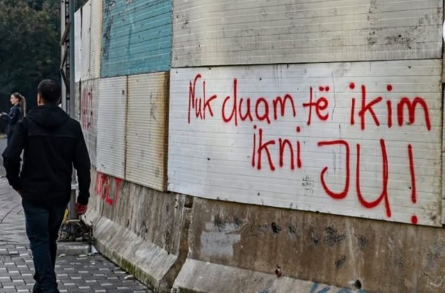 Ambasada e SHBA: Nxisim qytetarët të protestojnë paqësisht, jo me dhunë