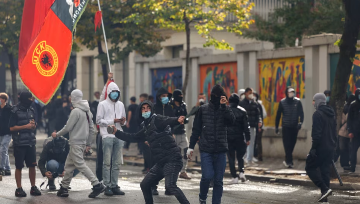 “Mos i fshihni fytyrat, nuk po bëni krime” – Shahu në mbështetje të studentëve, ja çfarë u kërkon protestuesve