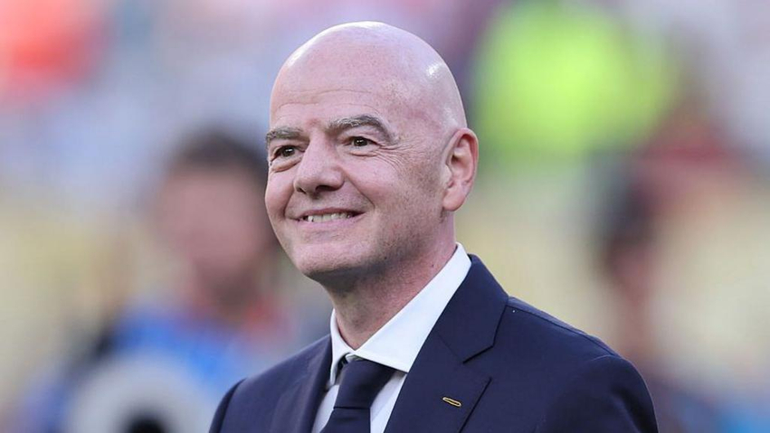 gianni-infantino-ben-hapa-pas
