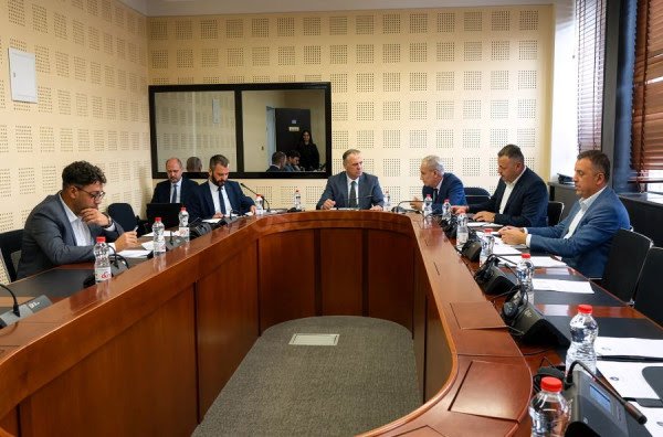 Protesta e 5 tetorit, kërkohet raportimi i drejtorit të Policisë në Komisionin për Siguri
