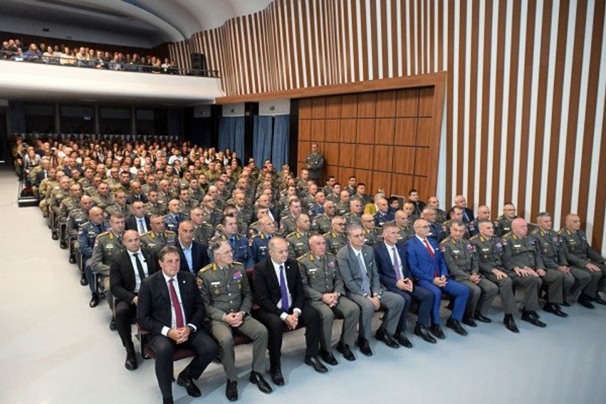serbia-promovon-dokumentarin-propagandistik-te-iniciuar-nga-gjenerali-i-denuar-per-krime-ne-kosove