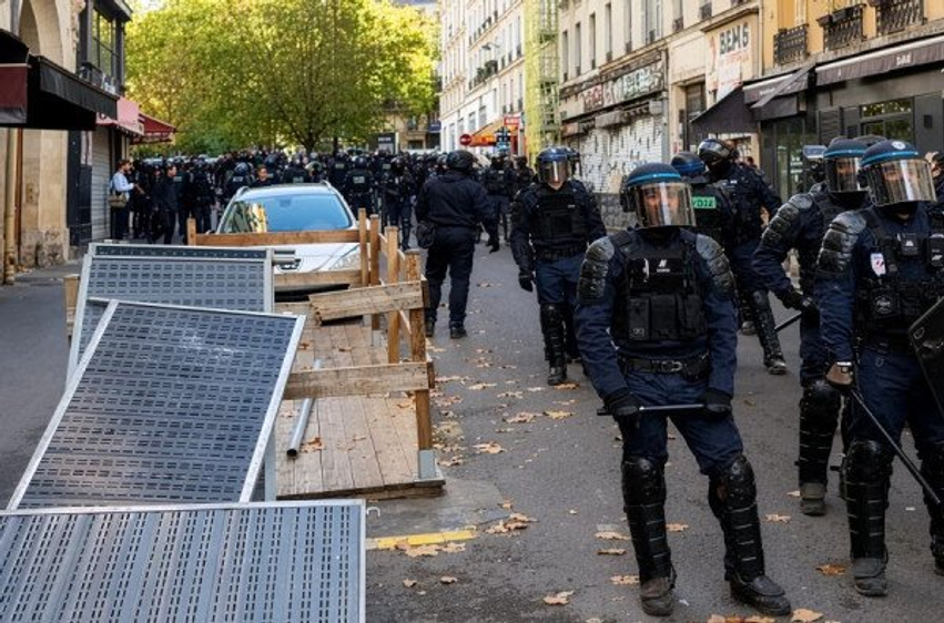 Dhunë e rëndë në protestat në Francë  protestuesit përleshen me policinë  raportohet për të plagosur dhe plaçkitje