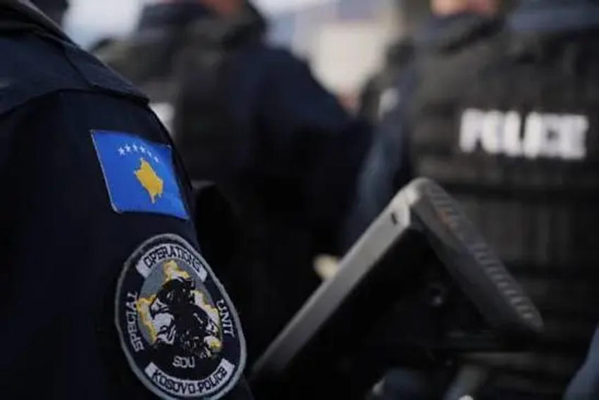 kontrolli-ne-mazrek-te-gjakoves-ja-se-cka-gjeti-policia-brenda-nje-veture