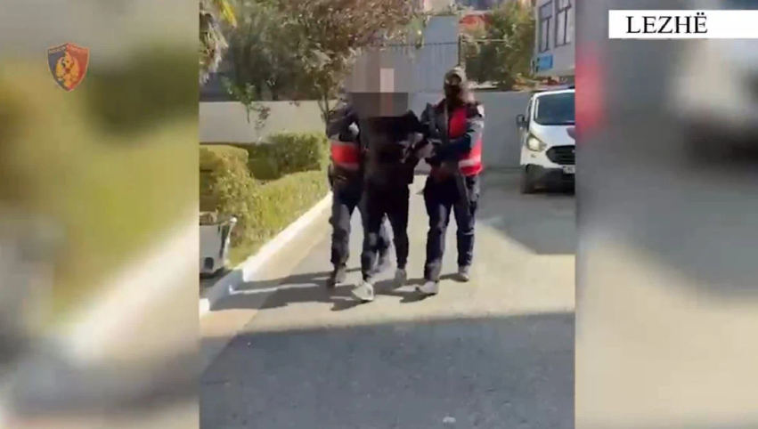 Me makinë të blinduar nëpër Kurbin  jelek antiplumb dhe shpatë  arrestohet 35 vjeçari që kishte thyer masën e  arrestit në shtëpi 