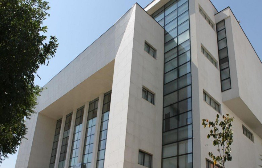 Një muaj paraburgim për të dyshuarin për grabitjen e 8 mijë eurove në Gjakovë