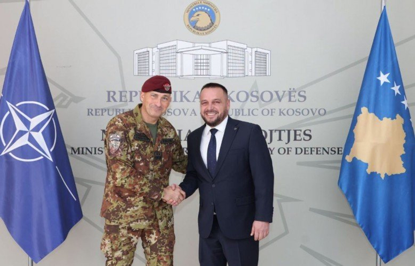 maqedonci-takon-komandantin-e-kfor-it-anetaresimi-i-kosoves-ne-nato-prioritet