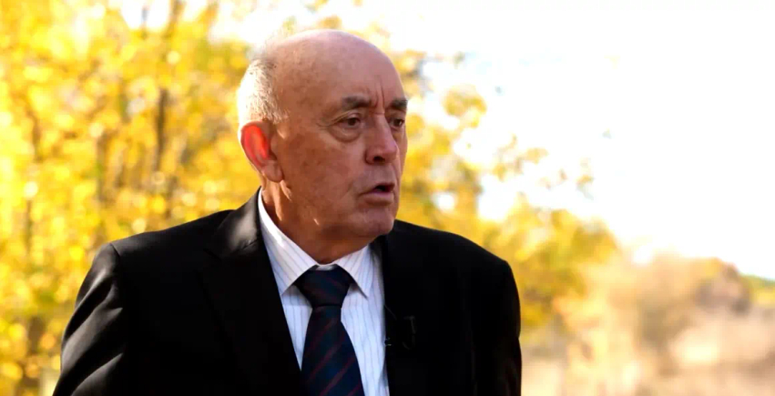  Martohu djali jem  se dikur s të marrin çikat   vëllai i Zahirit rrëfen bisedën e heroit me nënën