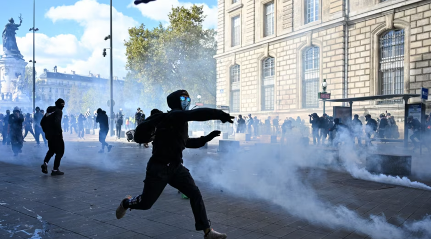 dhuna-ne-protesta-thellon-krizen-ne-france