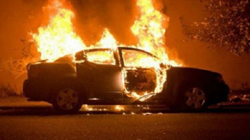 Digjen dy automjete në Shkup  nuk ka persona të lënduar