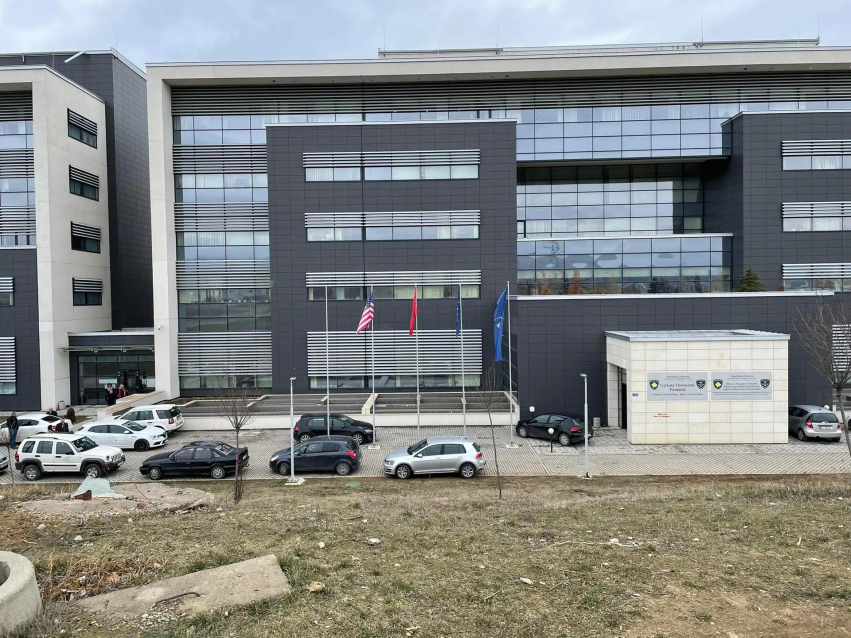 sot-ne-komerciale-nis-shqyrtimi-i-padise-se-komunes-se-gjakoves-per-kompensimin-e-demit