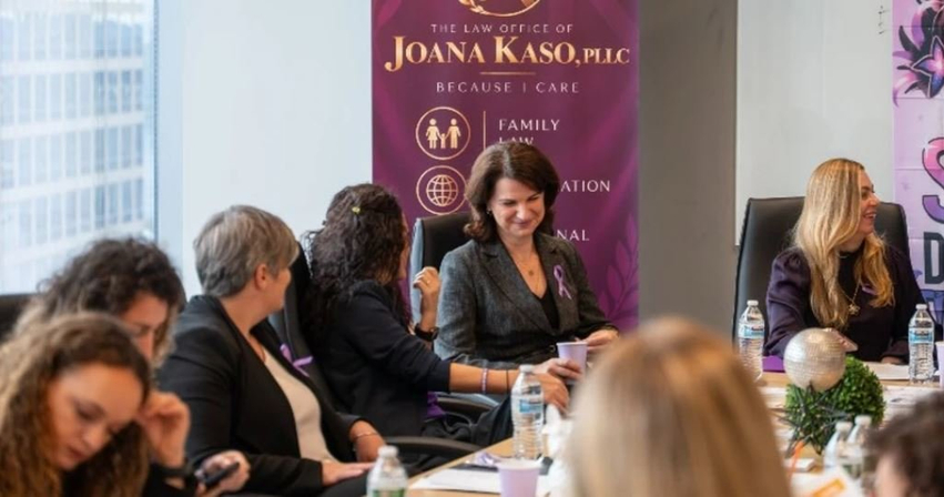 Gratë shqiptaro amerikane bashkohen në Nju Jork kundër dhunës në familje