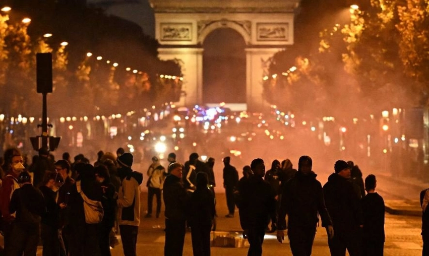 Parisi zgjat orarin e kufizimit të lëvizjes  Marseja e Lioni ndalojnë protestat