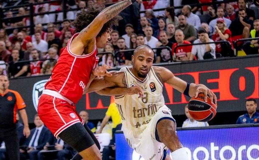 Fenerbahçe fiton në udhëtim ndaj Olympiakosit