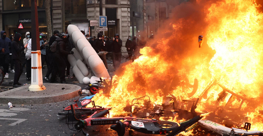 217 persona në burg pas protestave të dhunshme në Francë  Macron akuzon ekstremistët e majtë