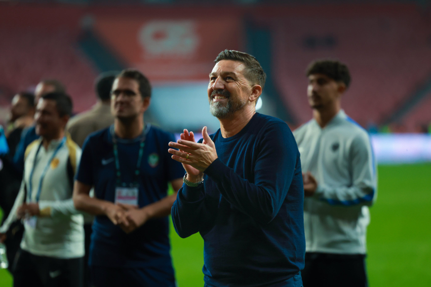 Besnik Hasi me ekipin e tij merr primatin në kampionatin turk