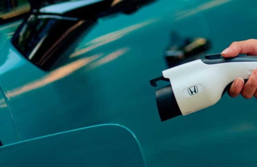 Honda zhvillon teknologjinë që karikon makinat elektrike pa tel gjatë lëvizjes