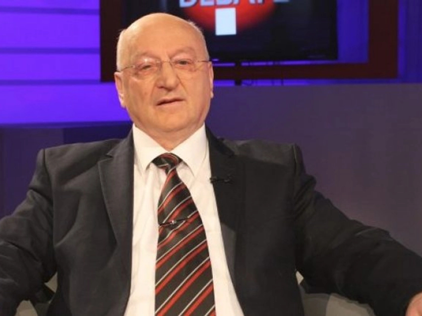 Një kërcënim i ri për Shqipërinë 1997 ta  Një udhëtim i vështirë