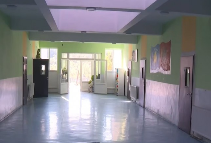 Shkolla në Koliq mbetet pa nxënës  mësimdhënësit kërkojnë zgjidhje nga komuna