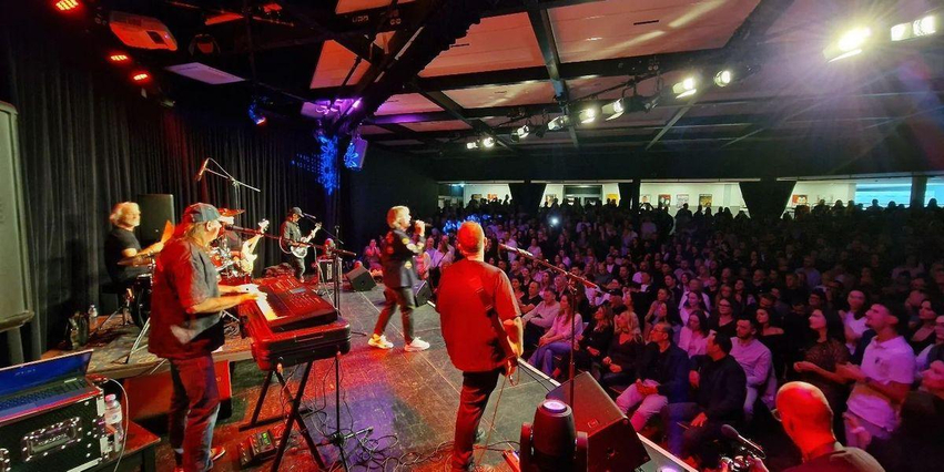 Pesë vjet Shqip Up në Zvicër  festivali jubilar sjell edhe një befasi për shqiptarët