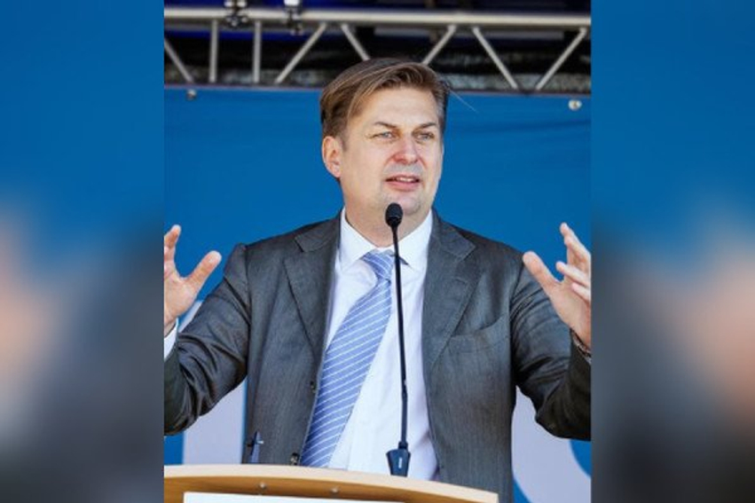 renia-e-vuciqit-deputeti-i-afd-se-thote-se-e-djathta-duhet-te-riorganizohet-humbem-edhe-serbine