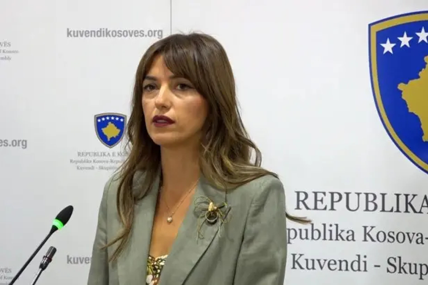 Kryetarja Haxhiu në vizitë zyrtare në Maqedoninë e Veriut