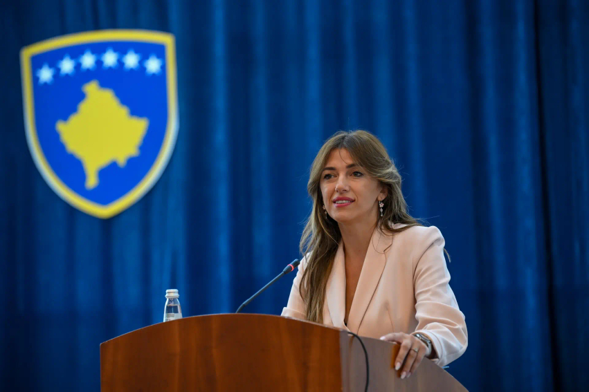 Kryetarja Haxhiu dënon ashpër dhe kërkon hetim të plotë për vrasjen e Arlinda Zekajt