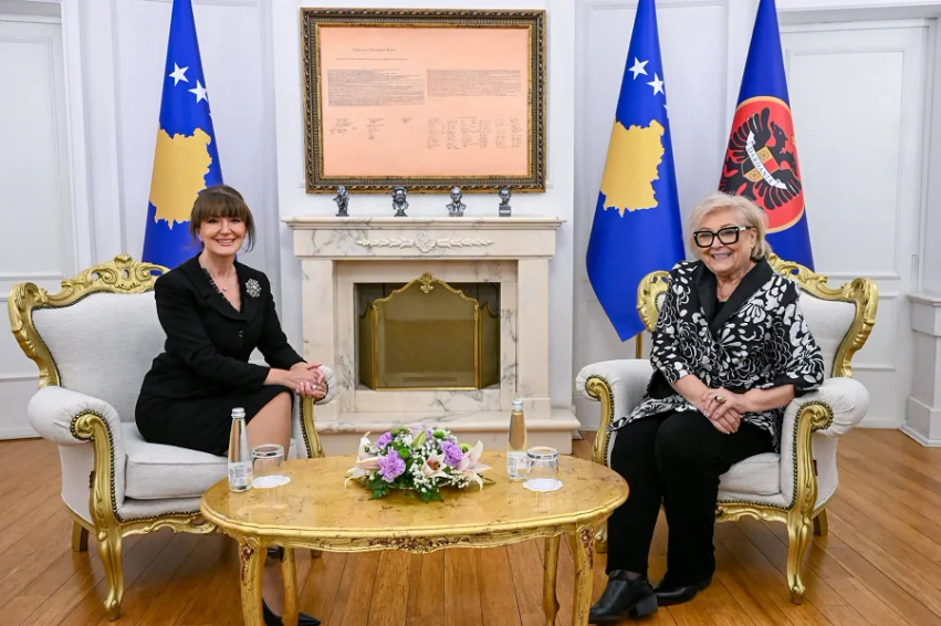  Do ta vazhdoni faqebardhë   Jahjaga i ofron mbështetje Shiroka Pulës