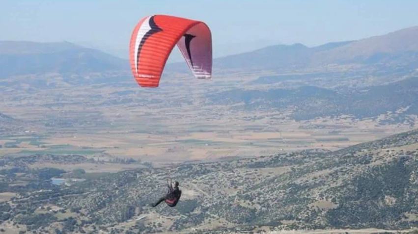 Përplasen dy parashuta në Spanjë  humbin jetën dy persona