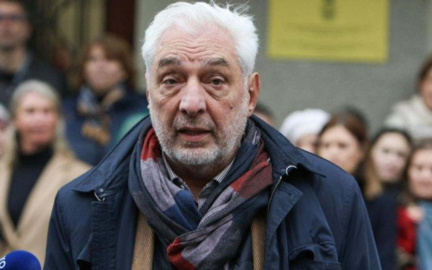 Avokati serb kërkon llogari nga mediat që i shërbyen Vuçiqit për 14 vjet  Çfarë do të bëhet me ata që gënjyen 