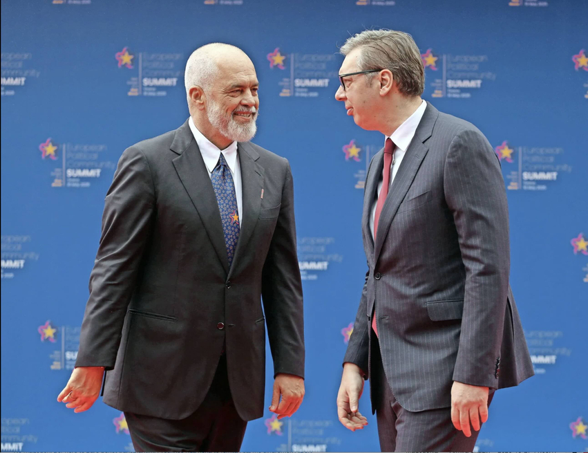 Gjithë Ballkani foli pas rënies së Vuçiqit  vetëm Rama nuk gjeti asnjë fjalë