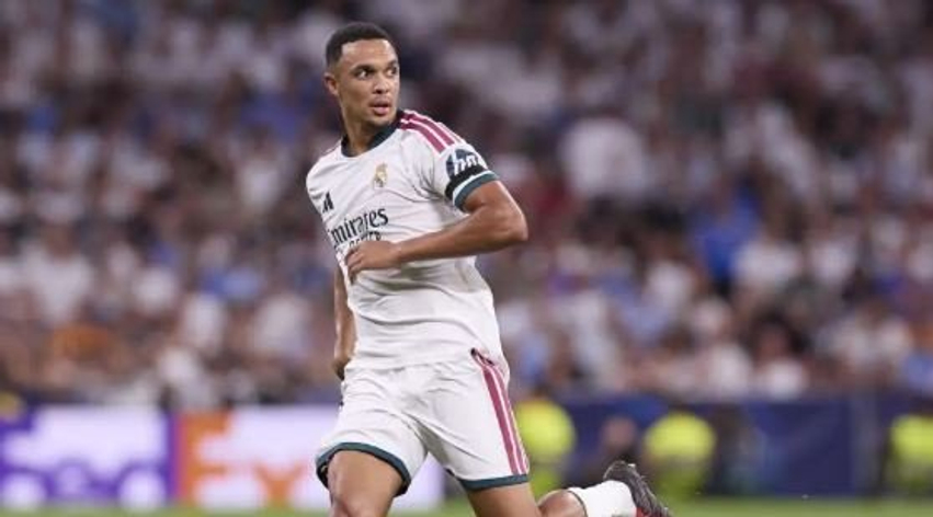 Carragher  Do ta riktheja Alexander Arnold te Liverpooli