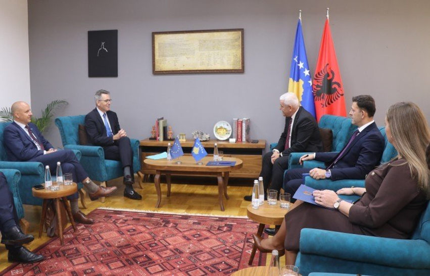 Sveçla  Kosova po avancon reformat në fushën e migrimit dhe sigurisë
