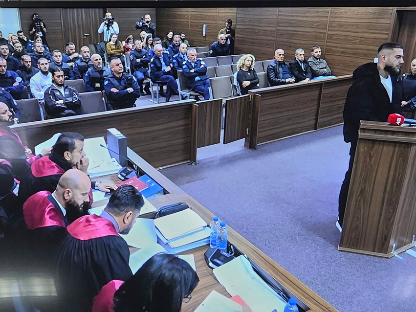Tension në seancën për rastin e policit Muhamet Lika në Ferizaj  avokatja Bytyqi ankohet për qasjen e prokurorit