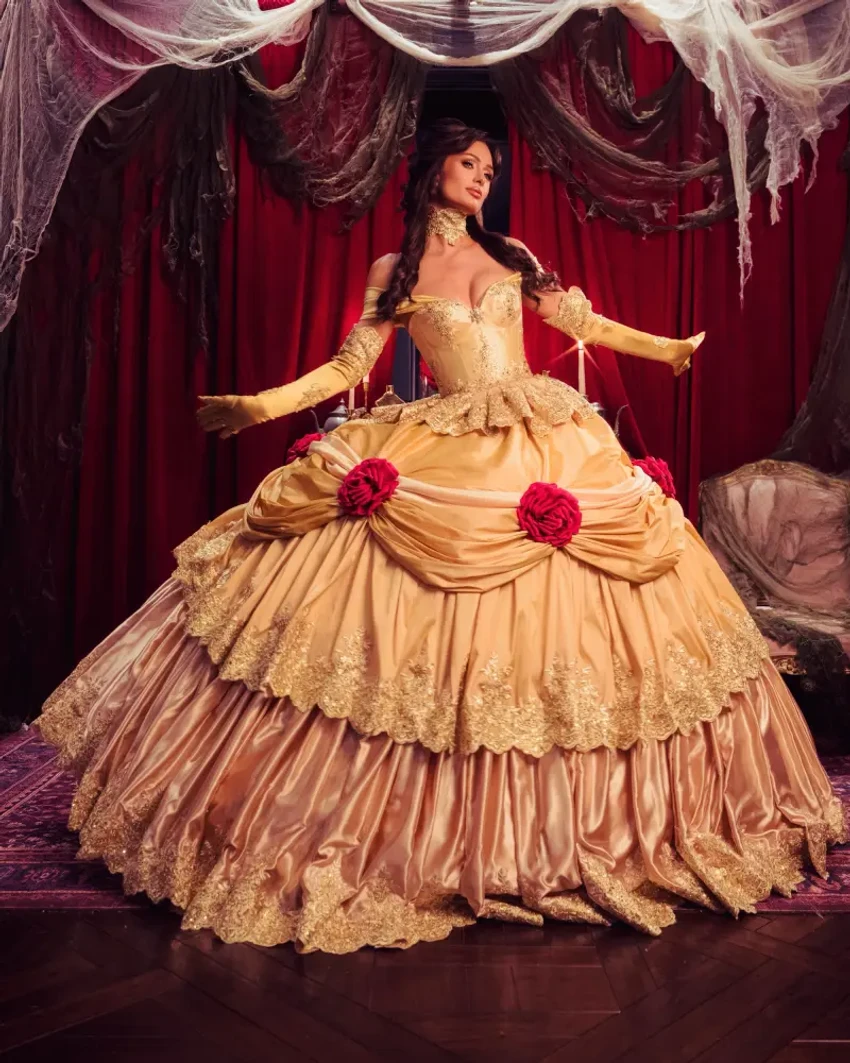 Paris Hilton shndërrohet në princeshë për Halloween me familjen 3 Image