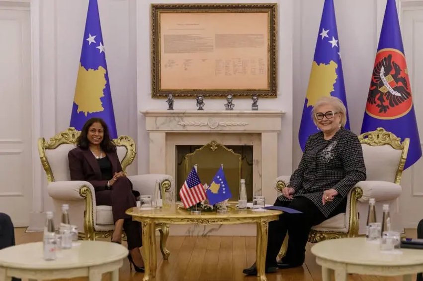 Ambasada amerikane njofton për takimin e Prattipatit me presidenten Shiroka Pula