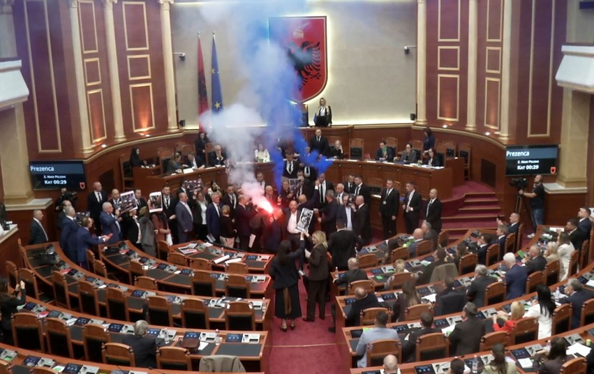 10-dite-perjashtim-per-berishen-dhe-60-dite-per-6-deputete-te-pd-sekretariati-i-etikes-shqyrton-sot-kerkesen-e-ps
