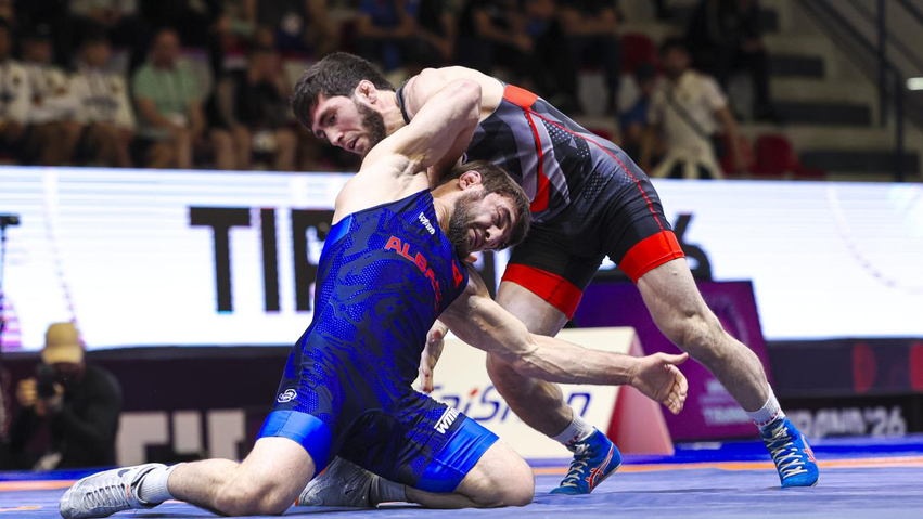 Zelimkhan Abakarov humb finalen e vogël