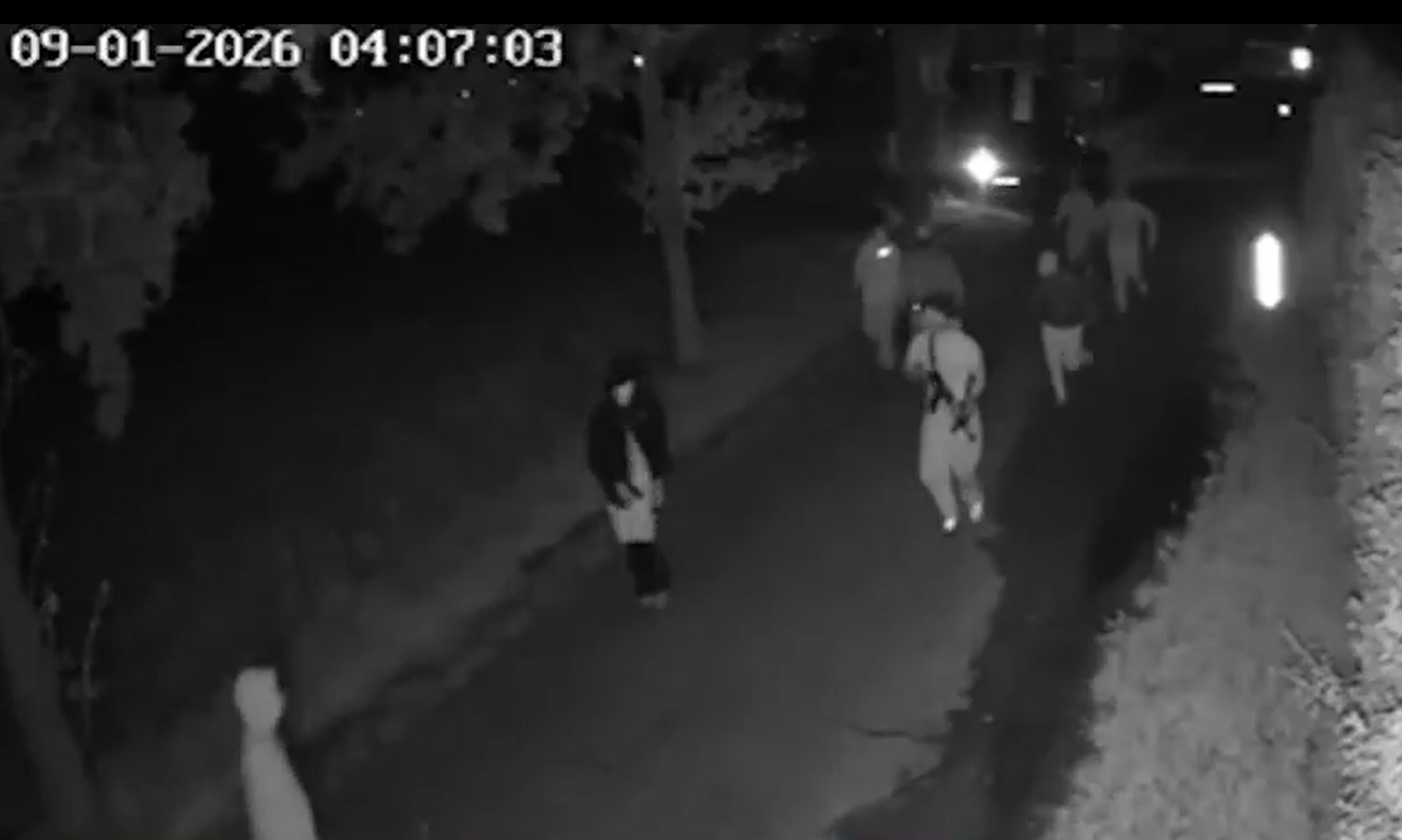 Përplasje me armë në Holandë, një i vrarë dhe dy policë të plagosur. Arrestohen 34 persona