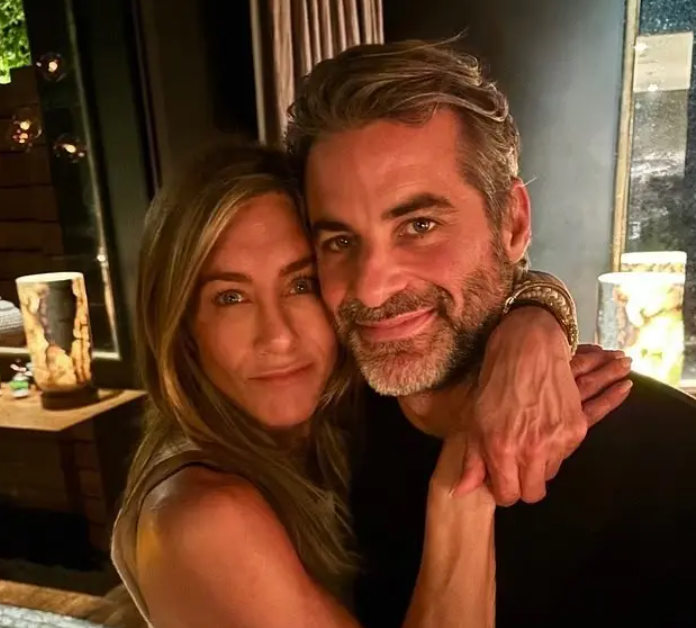 Jim Curtis rrëfehet për lidhjen me Jennifer Aniston