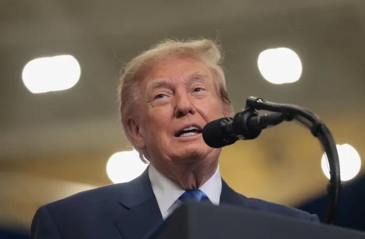 Trump thotë se SHBA-të nisin sulme “të mëdha dhe të fuqishme” pranë Ngushticës së Hormuzit