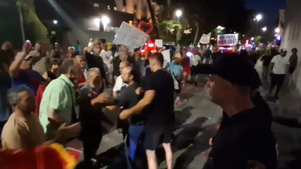Rama largohet nga Kryeministria nën masa të forta sigurie, tensione dhe përplasje në Tiranë – 10 protestues të shoqëruar