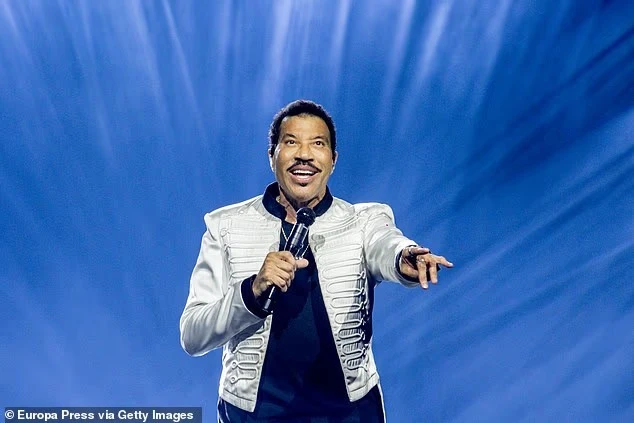 Lionel Richie shtrohet në spital pas koncertit në Missouri