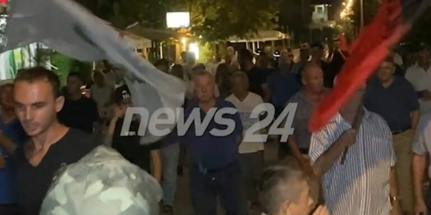 34 ditë protestë në Divjakë  banorët kundërshtojnë bashkimin me Lushnjën  Rezistenca nuk do ndalet